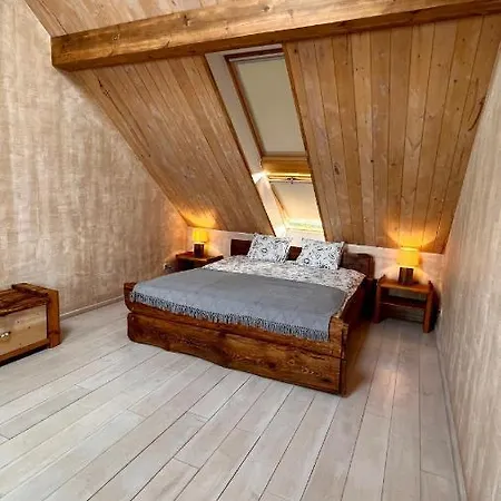 Kapteinis Akis Aparthotel *